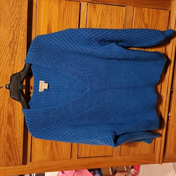 Maeve Vibrant Blue V-Neck Cropped Sweater - Picture 4 of 9